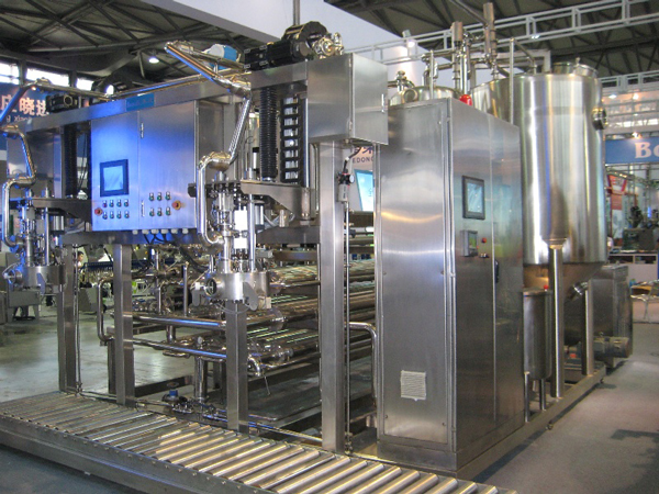 Tube in Tube Pasteurizer/Sterilizer Tube dans le tube pasteuriseur / stérilisateur