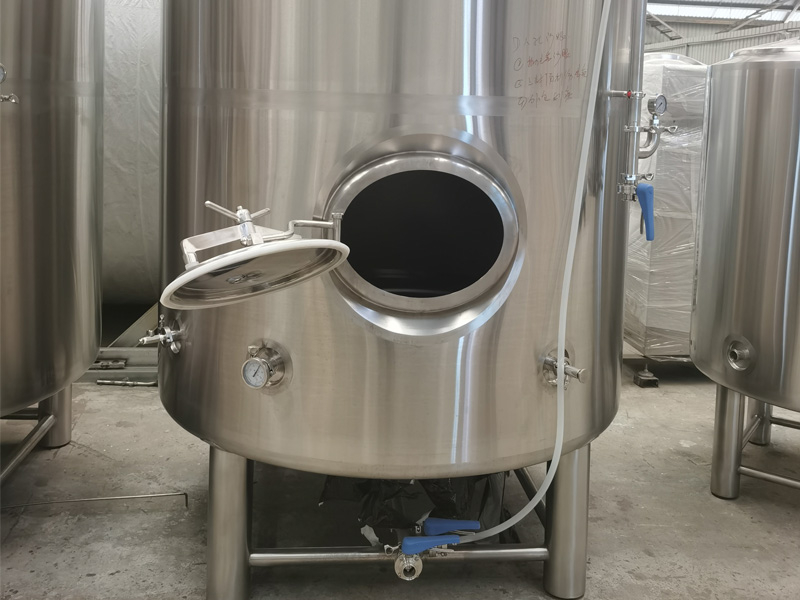 Réservoir de bière brillante