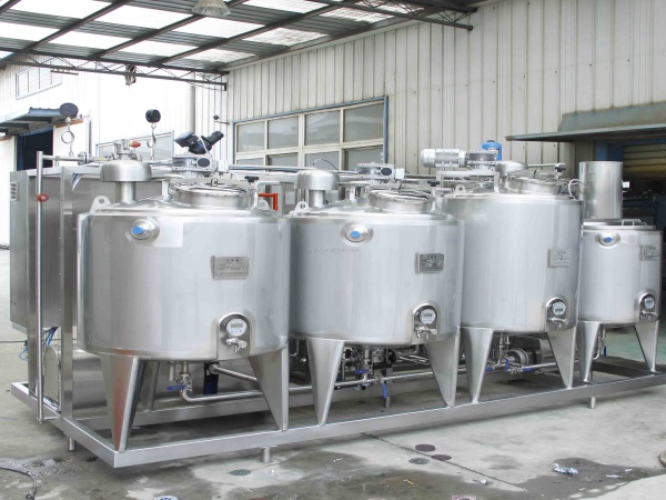 réservoir de stockage en acier inoxydable utilisé dans la transformation des produits laitiers